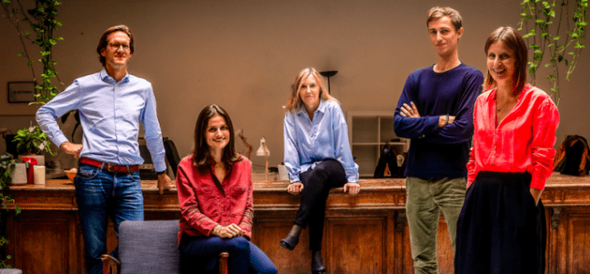 L’équipe de SistaFund. De gauche à droite : Jérôme Masurel, Alice Groth, Hortense Deronchaine, Maxime Précourt, Tatiana Jama