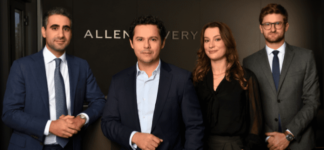 De gauche à droite : Hicham Kaddaha, Hector Arroyo, Léa Marlière et Antoine Santoni